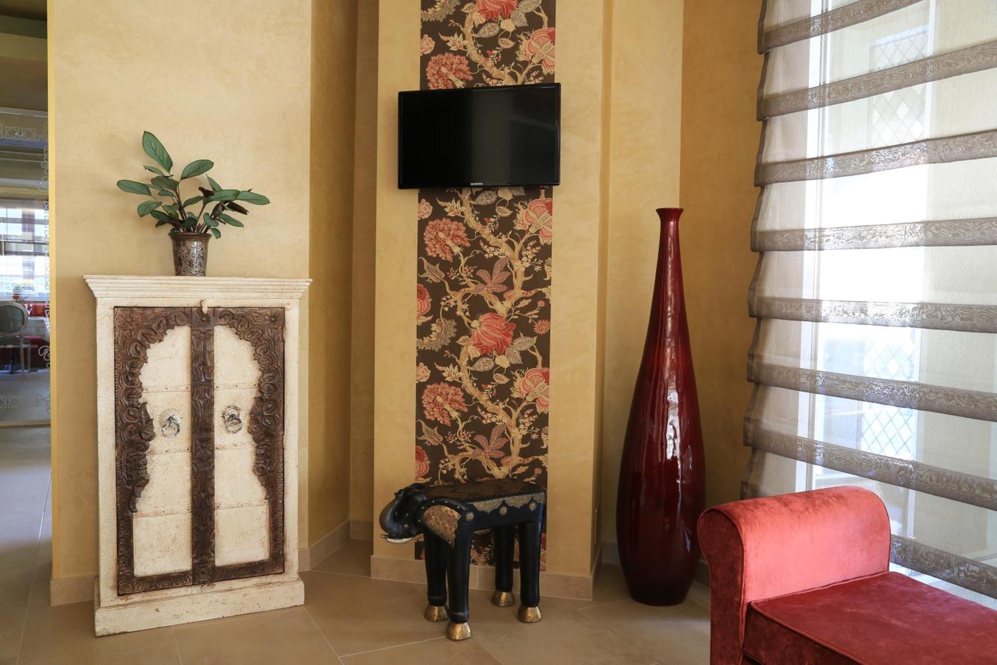 Simfonia Boutique Hotel Râmnicu Vâlcea Extérieur photo