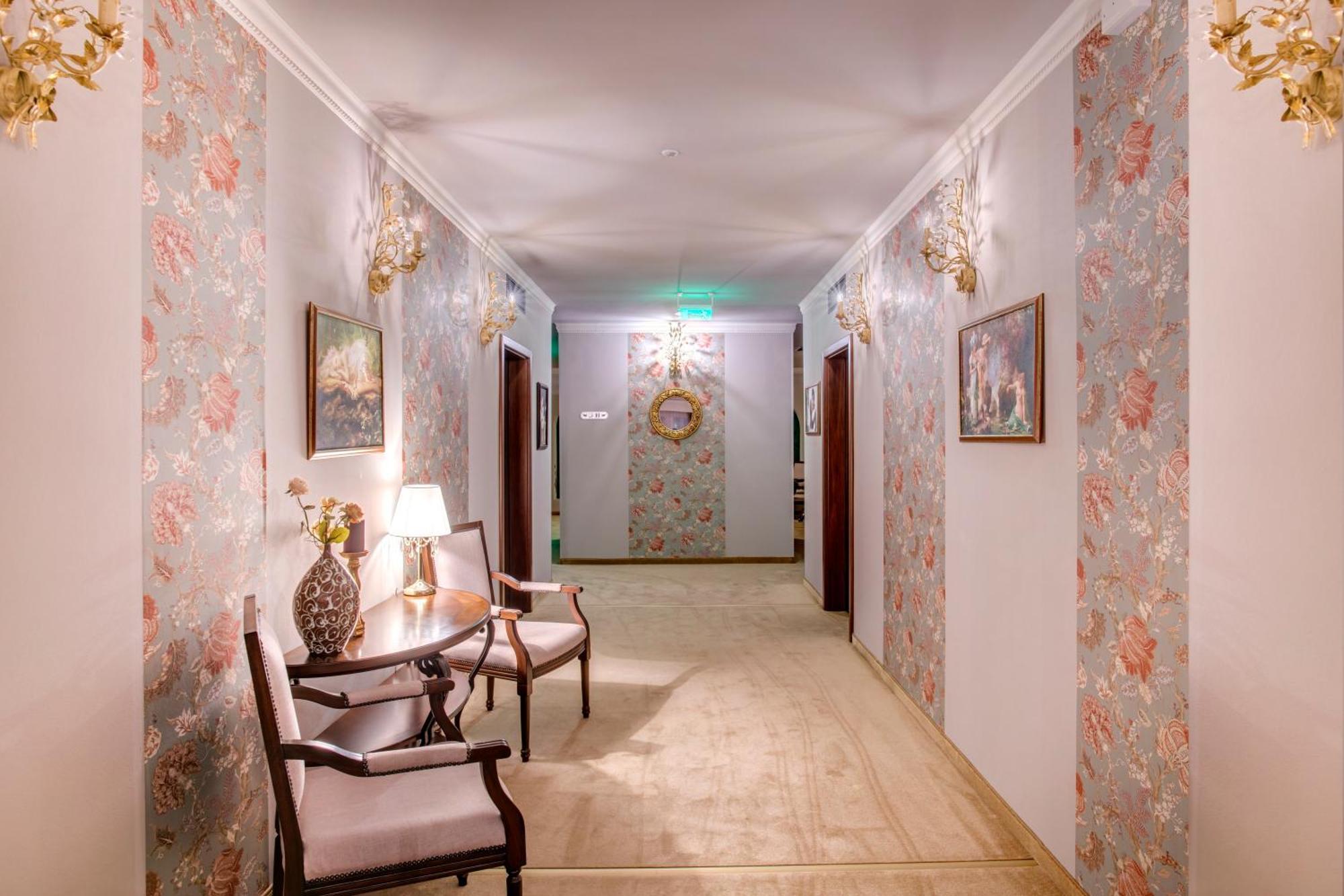 Simfonia Boutique Hotel Râmnicu Vâlcea Extérieur photo