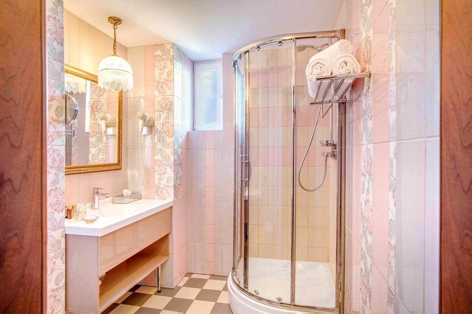 Simfonia Boutique Hotel Râmnicu Vâlcea Extérieur photo